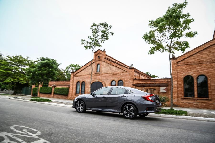  Honda Civic EX Sedan (FC) 2016 года  (LA) (фото 14 из 20)